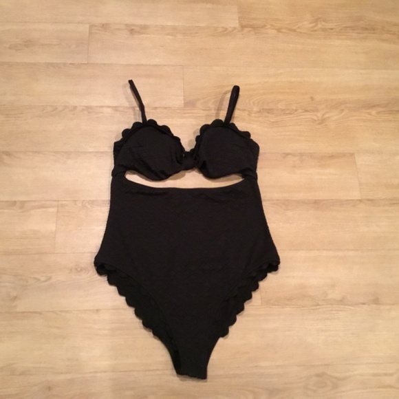 Women’s Scallop Trim Cutout One Piece Bathing Suit - Picture 6 of 8